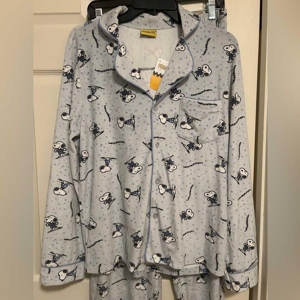 NWT- Snoopy Ladies 2 pc Velour Pj Set